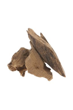 Seçici Odak Noktası, Agar Ormanı Çubukları ya da Agarwood Arkaplanı Tütsü için kullanılan tütsü Cipsleri Oud ya da Bakhoor gibi gerekli yağların parfümleri