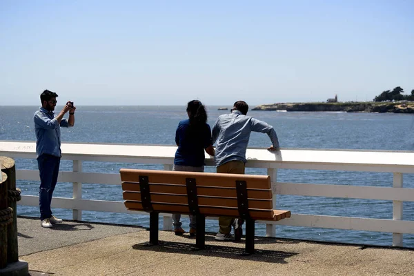 Santa Cruz Kalifornien Usa Touristen Beim Fotografieren Auf Der Mole — Stockfoto