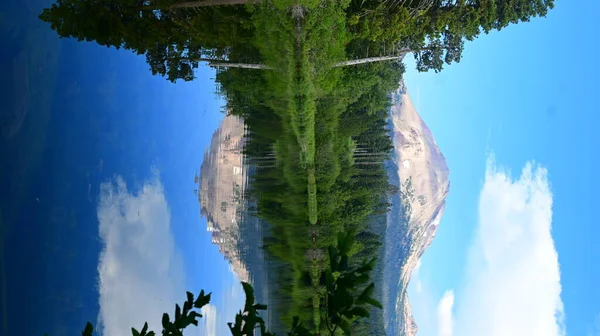 曼萨尼塔湖 拉森火山国家公园 加利福尼亚 绝对漂亮 有这么多事情要做 在许多湖泊和溪流中远足 骑自行车 爬山和钓鱼 — 图库照片