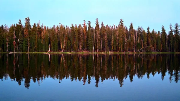 Lake Manzanita Lassen Volcanic National Park Califórnia Eua Absolutamente Lindo — Fotografia de Stock