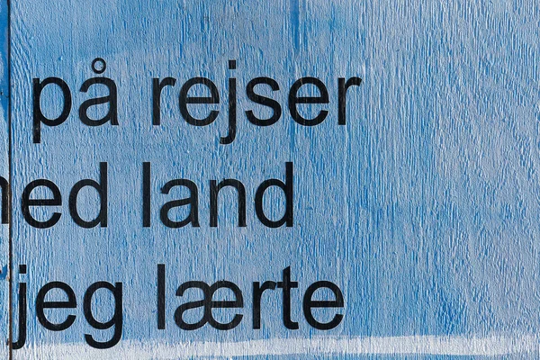 Détail Gros Plan Une Écriture Sur Mur Bleu Dans Village — Photo