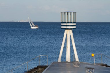 Bellevue Beach - Kopenhag kuzey eteklerinde. Cankurtaran kulesi