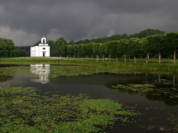 Reflejo Una Iglesia Denmark Lago —  Fotos de Stock