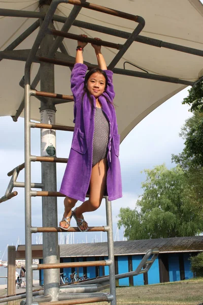 Portrait Une Jeune Fille Mignonne Asain Regardant Caméra — Photo