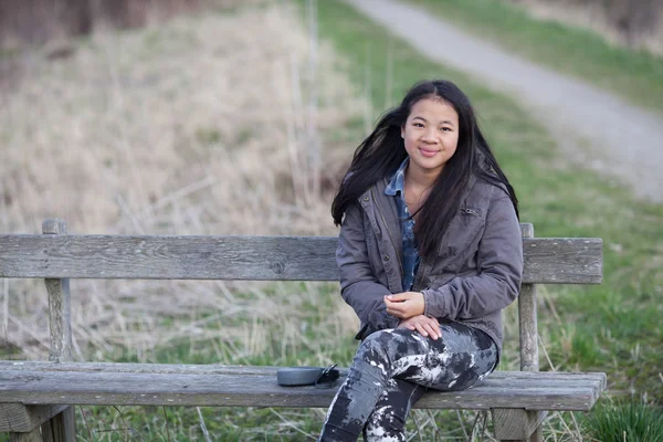 Portrait Young Cute Asain Girl Looking Camera — Stock Photo, Image