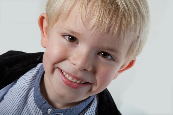 Portrait Jeune Garçon Studio — Photo