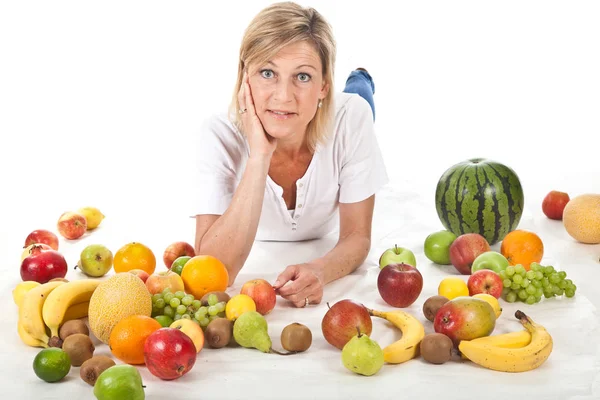 Muchas Frutas Apiladas Juntas Mujer Linda —  Fotos de Stock