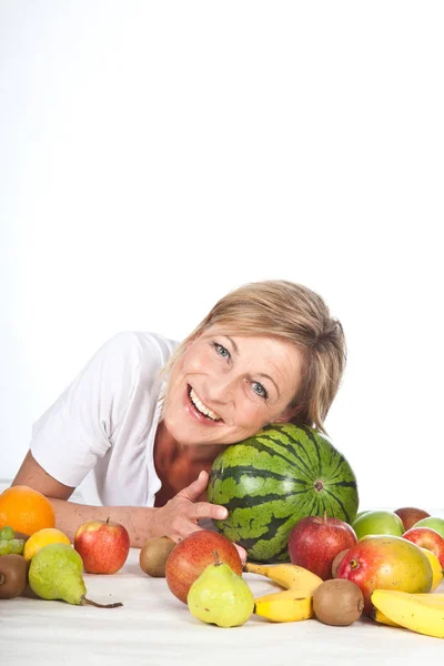 Muchas Frutas Apiladas Juntas Mujer Linda —  Fotos de Stock