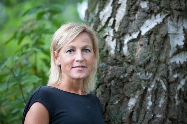Sevimli Sarışın Skandinav Kadın Portresi Açık Vurdu — Stok fotoğraf