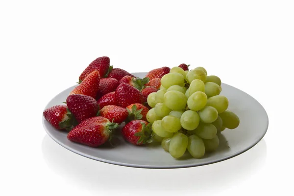 Frutas Plato Sobre Fondo Blanco — Foto de Stock