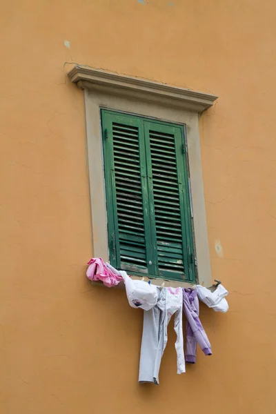 Kläder Som Hänger Tork Tvättlina Livorno Liguriska Havet Toscanas Västkust — Stockfoto