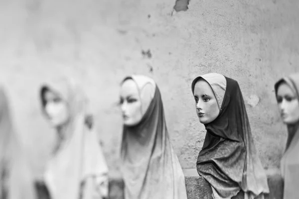 Hijab Κούκλες Μια Αγορά Στην Κουάλα Λουμπούρ Πολύ Κόσμο Πυροβολημένος — Φωτογραφία Αρχείου