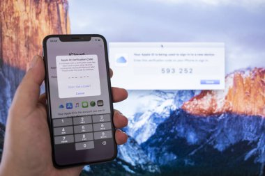  Apple Iphone Xs Space Gray Ekran ile Iki faktörlü kimlik doğrulama