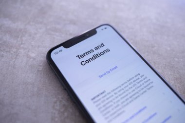 Apple Iphone Xs Space Gray Şartlar ve Koşullar Ekran Close Up