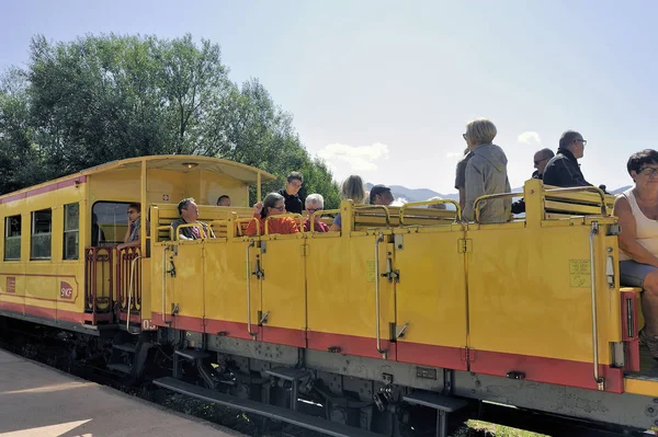 Font Romeu France September 2018 Little Yellow Train Pyrenees Waiting — Stock Photo, Image