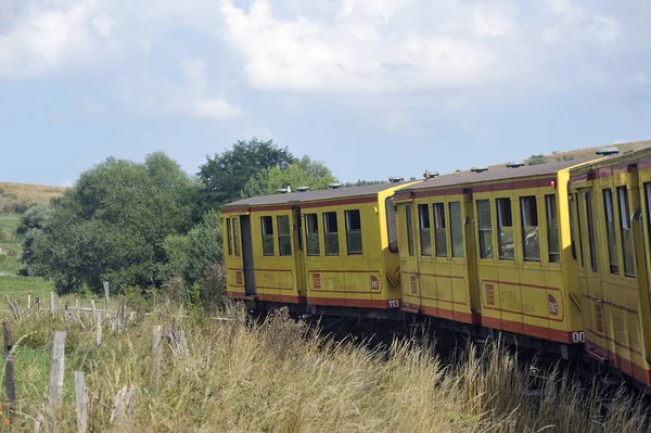 Latour Carol Francia Septiembre 2018 Pequeño Tren Amarillo Los Pirineos —  Fotos de Stock