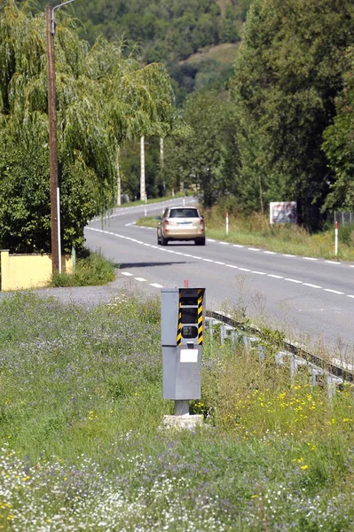 Road Radar Mäta Hastigheten Fordon Och Fotografera Dem Som Överskrider — Stockfoto