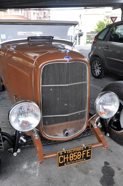 Алеш Франция Сентября 2018 Года Hotrod Ford 1936 Двигателем Парковке — стоковое фото