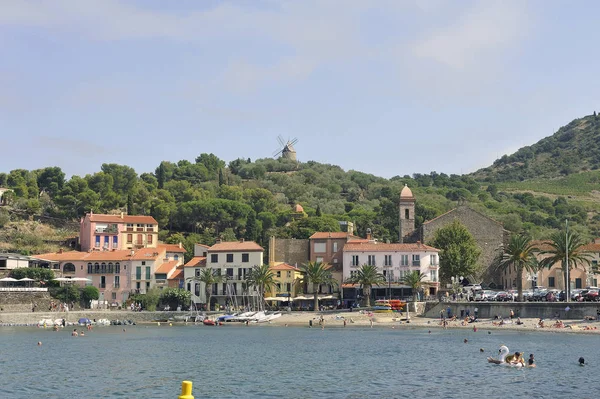 Collioure Francia Settembre 2018 Paesaggio Collioure Sua Spiaggia Dominata Vecchio — Foto Stock