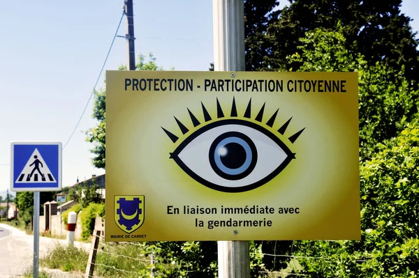 Protection contre le vol par les voisins en alerte — Photo