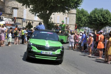 Anduze Tour de France karavan bir Skoda araba geçişi