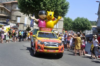 Tour de France carava bir Haribo reklam araba Passage