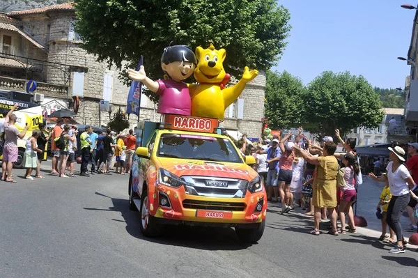 Passage of a Haribo advertising car in the Tour de France carava — Stock Photo, Image
