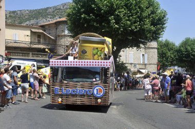 Tur bir E.Leclerc hipermarket reklam araba Passage 