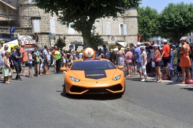 t karavanında Adlı spor bir reklam araba Geçişi