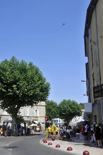 De stad Anduze vloog met een helikopter — Stockfoto