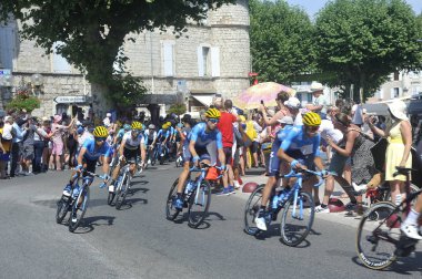 Tour de France bisikletçilerin Geçişi