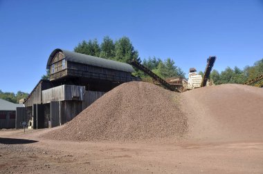 Auvergne volkanik patlaması kraterinin içi.
