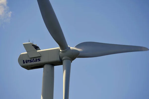 Větrné turbíny zblízka na vrtule — Stock fotografie