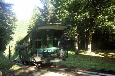 Puy de Sancy 'nin kanatlarında Mont-Dore' un Funicular 'ı