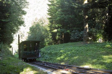 Puy de Sancy 'nin kanatlarında Mont-Dore' un Funicular 'ı