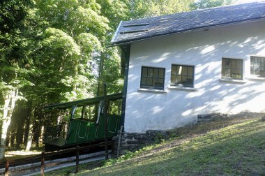 Puy de Sancy 'nin kanatlarında Mont-Dore' un Funicular 'ı