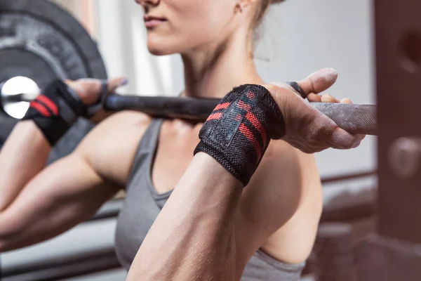 Gimnasio Duro Entrenamiento Mujer —  Fotos de Stock