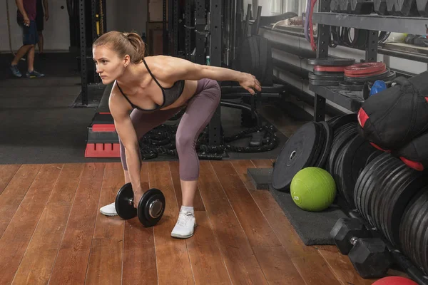 Gimnasio Duro Entrenamiento Mujer —  Fotos de Stock