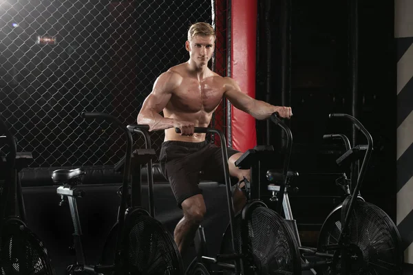 Hombre Gimnasio Deportivo — Foto de Stock