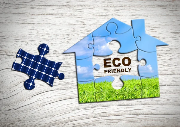 Eco Home Concept Puzzel Huis Met Solar Batterij — Stockfoto