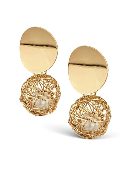 Brincos de jóias douradas com pérola isolada em branco, recorte p — Fotografia de Stock