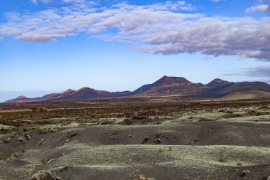 İspanya 'nın Lanzarote kentindeki Timanfaya Ulusal Parkı' nda yanardağ