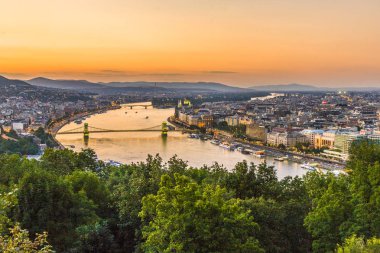 Budapeşte, Macaristan için'nde Günbatımı görüntülemek