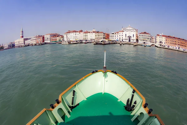 Ferry Boat Way Venice Several Ferries Serve Smaller Islands Lagoon — Stock Photo, Image