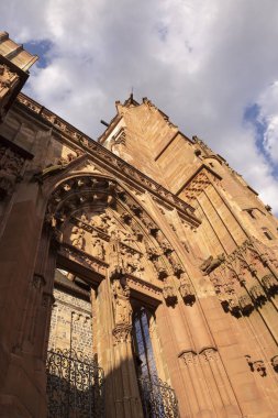 ünlü wetzlar kubbe mavi gökyüzü altında göster