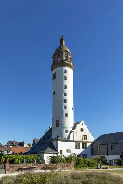 Słynny Hoechster Schlossturm Frankfurcie Hoechst Pod Błękitnym Niebem — Zdjęcie stockowe