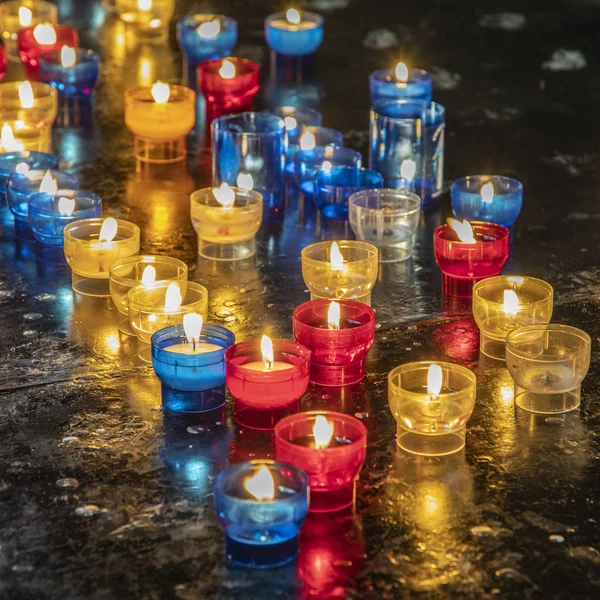 Een Wens Van Ernest Gesymboliseerd Door Kerk Kaarsen — Stockfoto