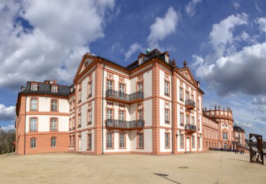 Wiesbaden, Biebrich 'teki ünlü Biebrich kalesi.