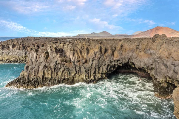 Hervideros 巨大な波のランサローテ島の海岸線 — ストック写真