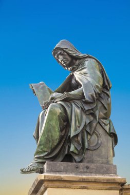 Johannes Gutenberg, 1840 gutenberg çeşmeden Frankfurt heykeli alegori İlahiyat ile